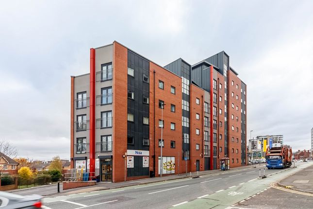 2 bed property, in Blackfriars Road, £149,995