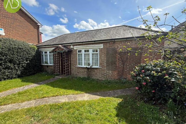 2 bed property, in Rye Road, £385,000