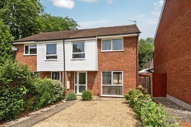 3 bed property, in Mitford Close, £375,000