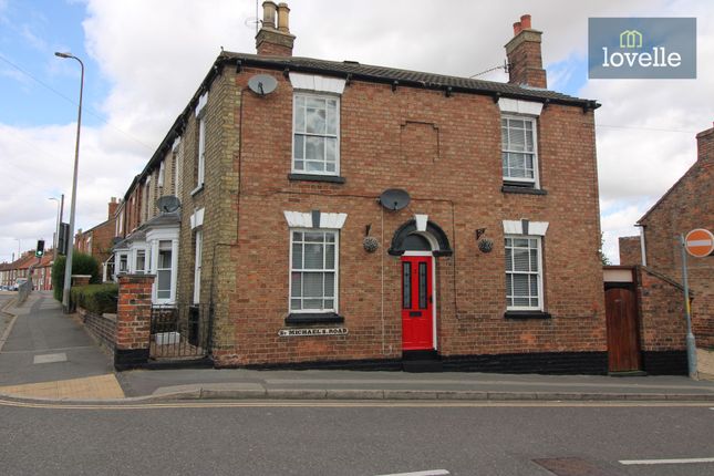 2 bed property, in St Michaels Road, £166,500