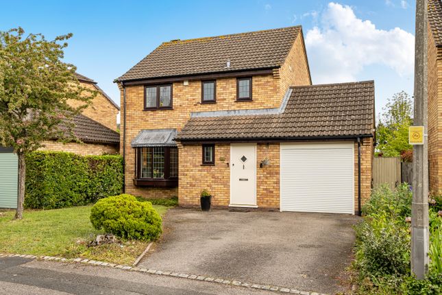 3 bed property, in 16 Buckbury Croft, £475,000
