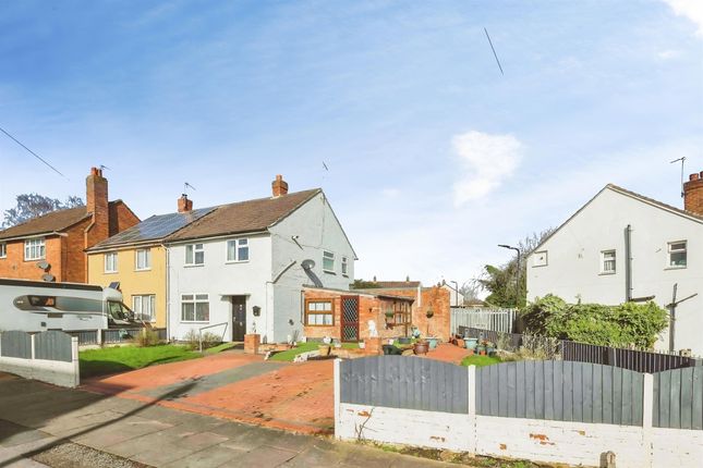 3 bed property, in Greenvale Avenue, £230,000