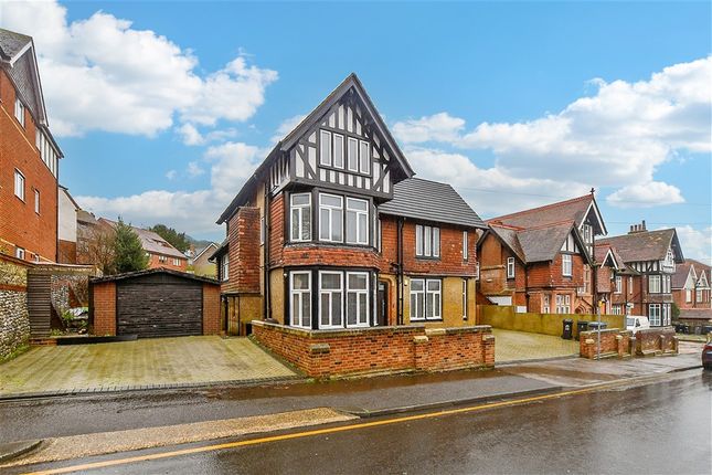 7 bed property, in Park Avenue, £700,000