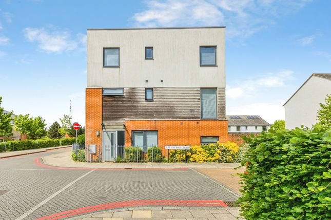 5 bed property, in Barton Boulevard, £375,000