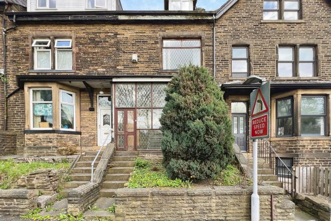 4 bed property, in Toller Lane, £170,000
