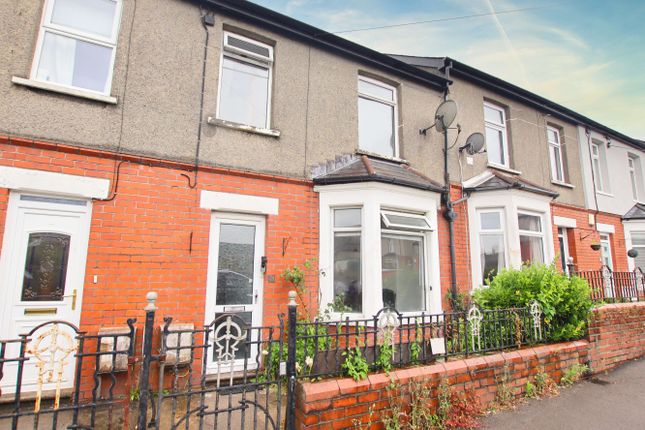 2 bed property, in Pontyclun CF72, £250,000