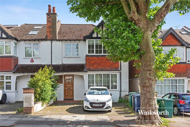 2 bed property, in Holly Park, £550,000