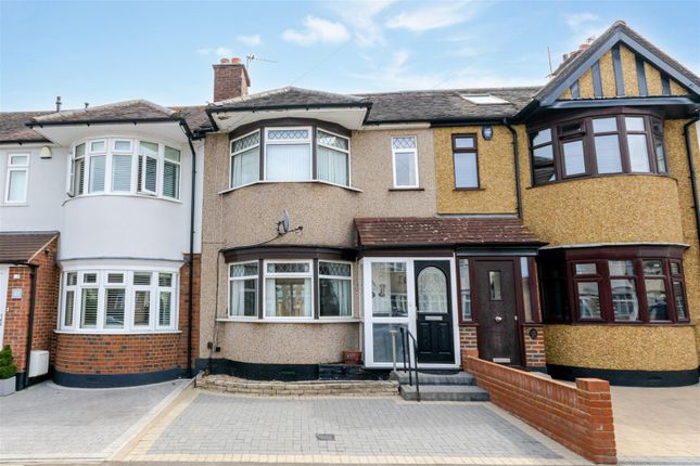 3 bed property, in Appledore Avenue, £510,000