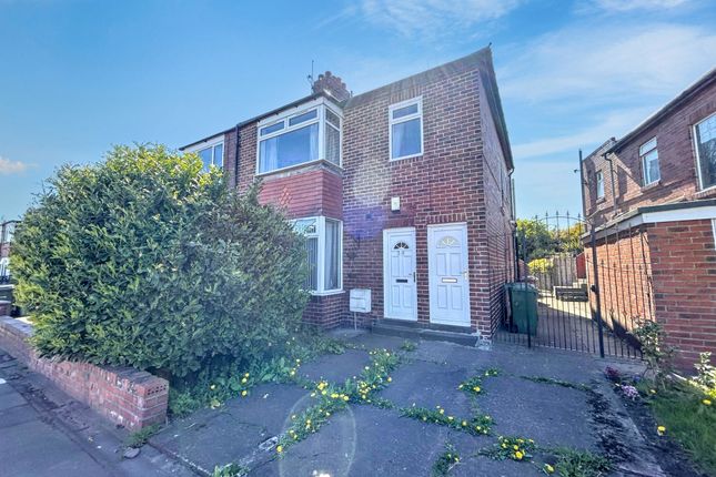 2 bed property, in Benfield Road, £155,000