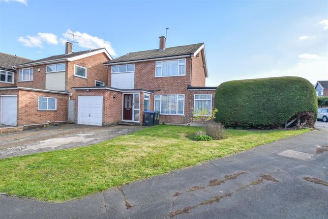 3 bed property, in Green Walk, £600,000