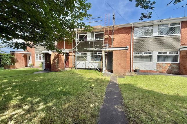 2 bed property, in Sandyfields Road, £149,950