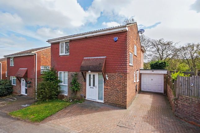 4 bed property, in Marlow Copse, £425,000