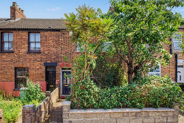 2 bed property, in Mill Street, £525,000