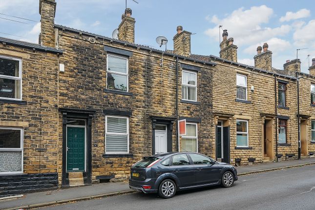 2 bed property, in Westover Road, £155,000