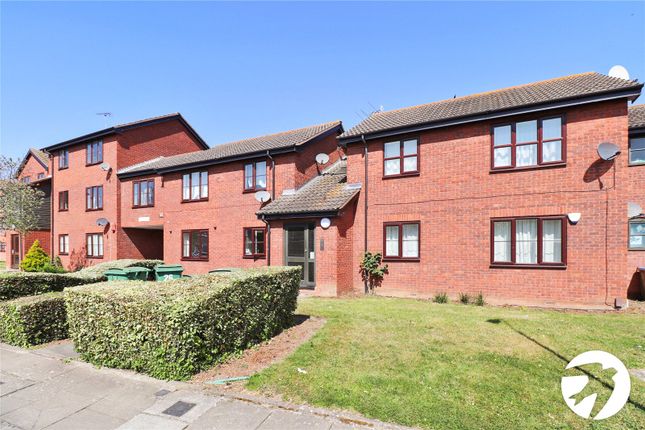 1 bed property, in Coptefield Drive, £225,000