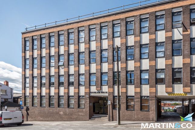 2 bed property, in Market Street, £63,000
