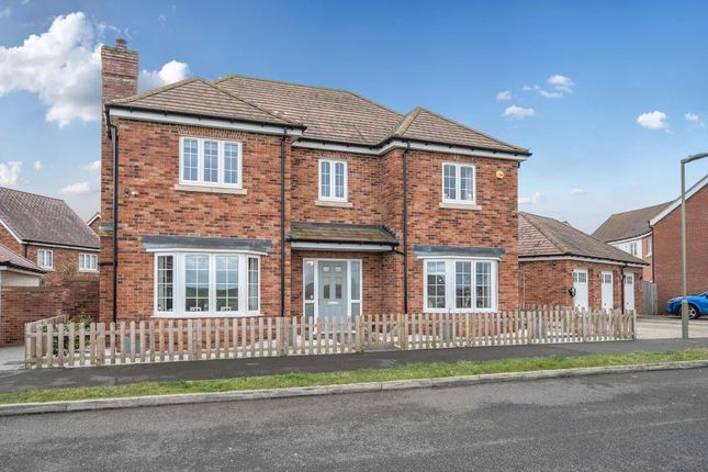 4 bed property, in Drayton, £750,000