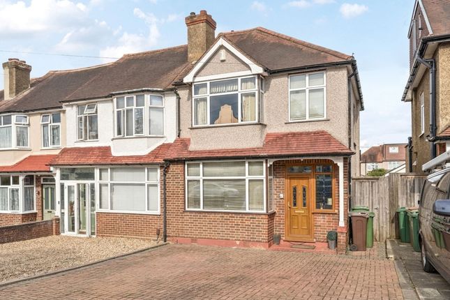3 bed property, in Stoneleigh Avenue, £550,000