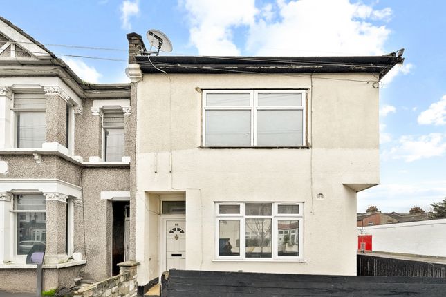 1 bed property, in Seymour Avenue, £179,995