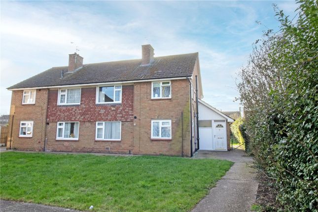 2 bed property, in Hillsyde Avenue, £100,000
