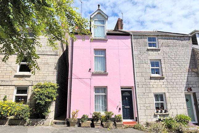3 bed property, in Wakeham, £275,000
