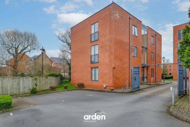 1 bed property, in Ascote Lane, £150,000