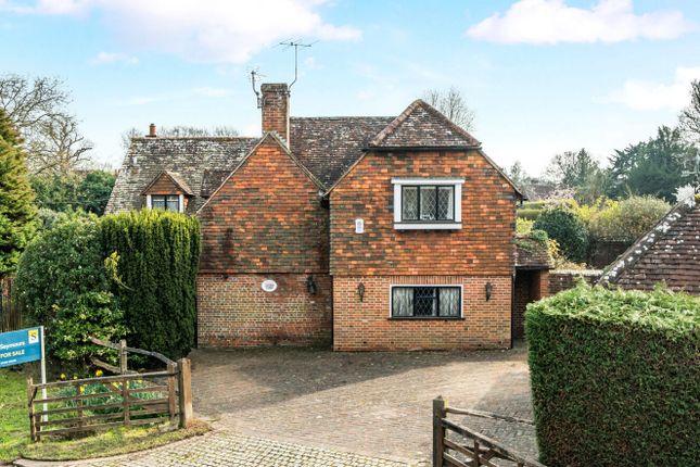 3 bed property, in Chiddingfold, £1,100,000