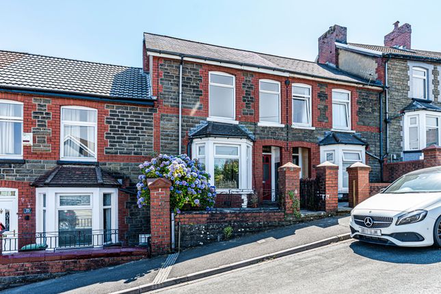 3 bed property, in Mound Road, £200,000