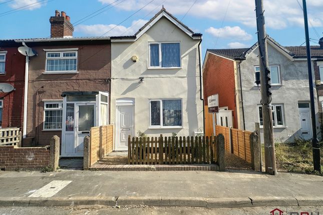3 bed property, in Staveley Street, £120,000