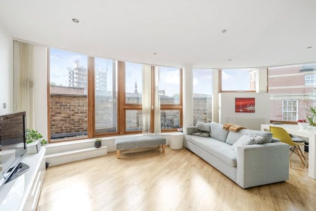 1 bed property, in Green Walk, £550,000