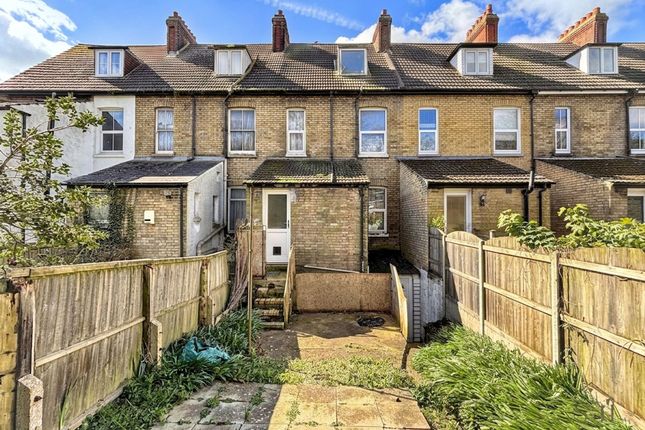 4 bed property, in Castle Avenue, £340,000