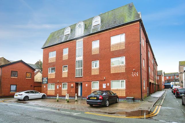 1 bed property, in Singleton Street, £45,000