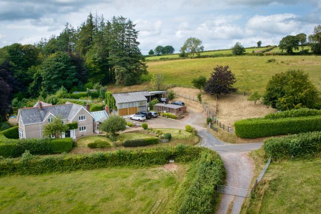 5 bed property, in Stable Lodge, £675,000