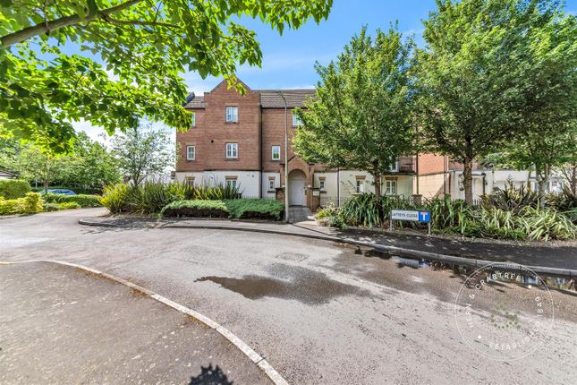 1 bed property, in Latteys Close, £135,000