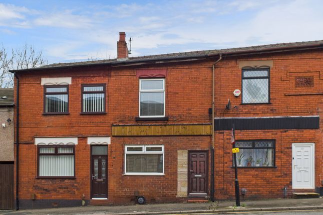 2 bed property, in Castle Street, £125,000