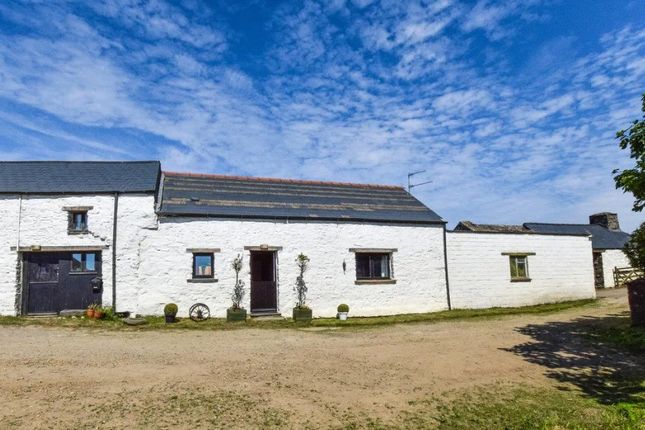 4 bed property, in Llanferran Farm, £450,000