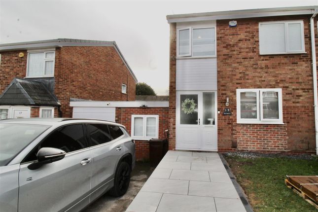 3 bed property, in Lyecroft Avenue, £250,000