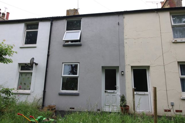 2 bed property, in Railway Terrace, £180,000