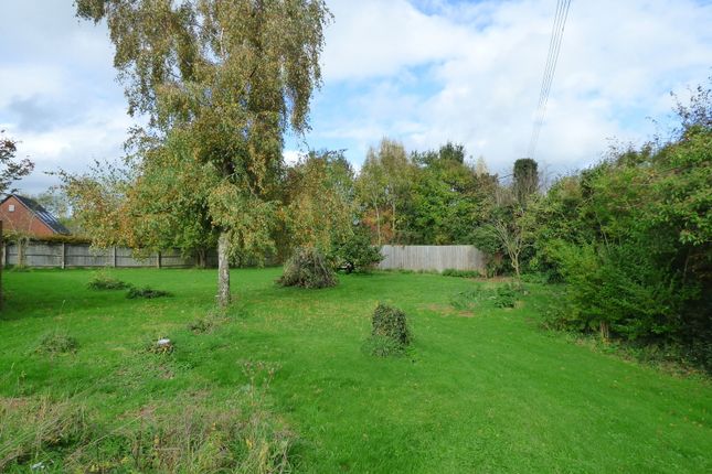 3 bed property, in Gloucester Road, £225,000