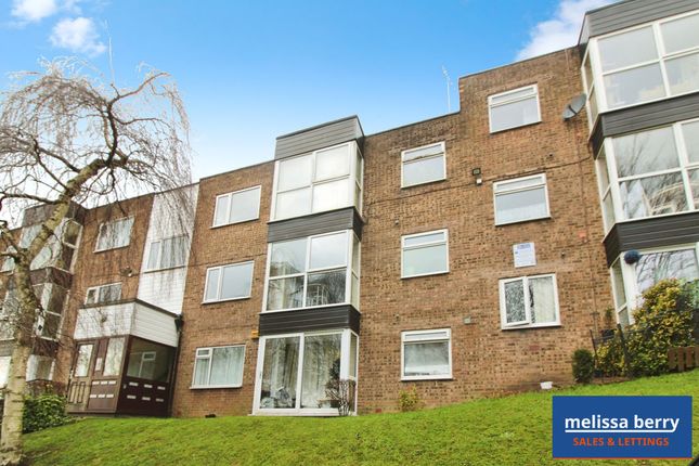 1 bed property, in Heywood Court, £100,000