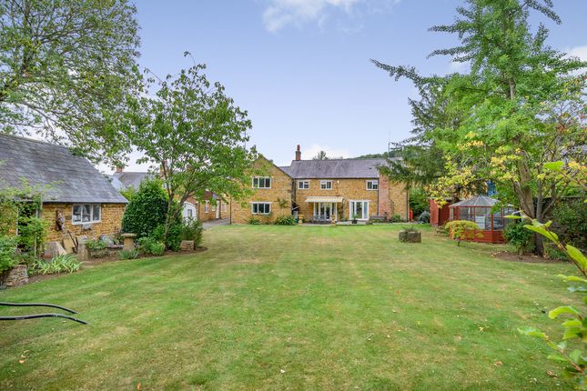4 bed property, in The Green Warmington Banbury, £950,000