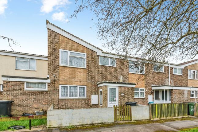3 bed property, in Colingsmead, £210,000
