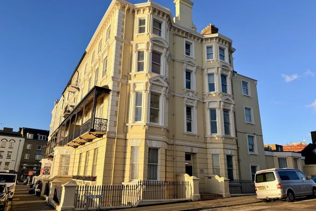 1 bed property, in Victoria Parade, £130,000