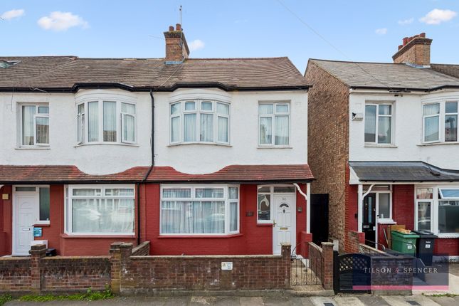 3 bed property, in Buller Road, £575,000