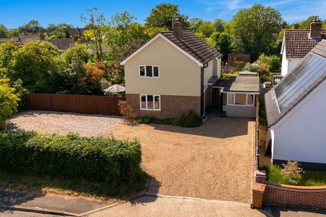 4 bed property, in Redlingfield Road, £400,000