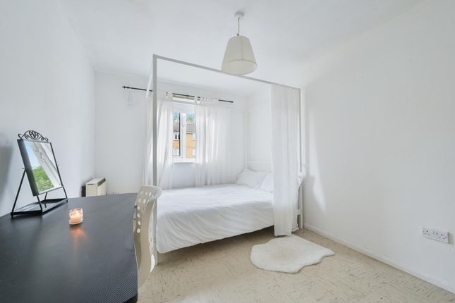 2 bed property, in Jack Clow Road, £275,000