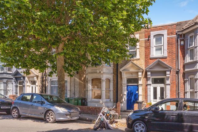 2 bed property, in Laburnum Grove, £192,000