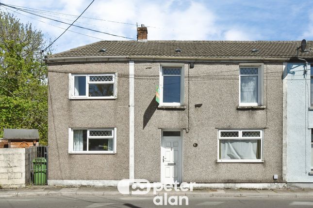 2 bed property, in Wellington Street, £70,000