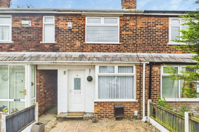 2 bed property, in Chadwick Road, £135,000