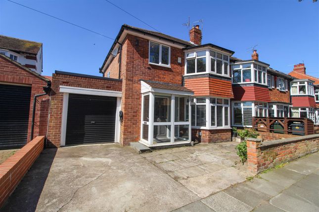 3 bed property, in Queens Road, £599,950